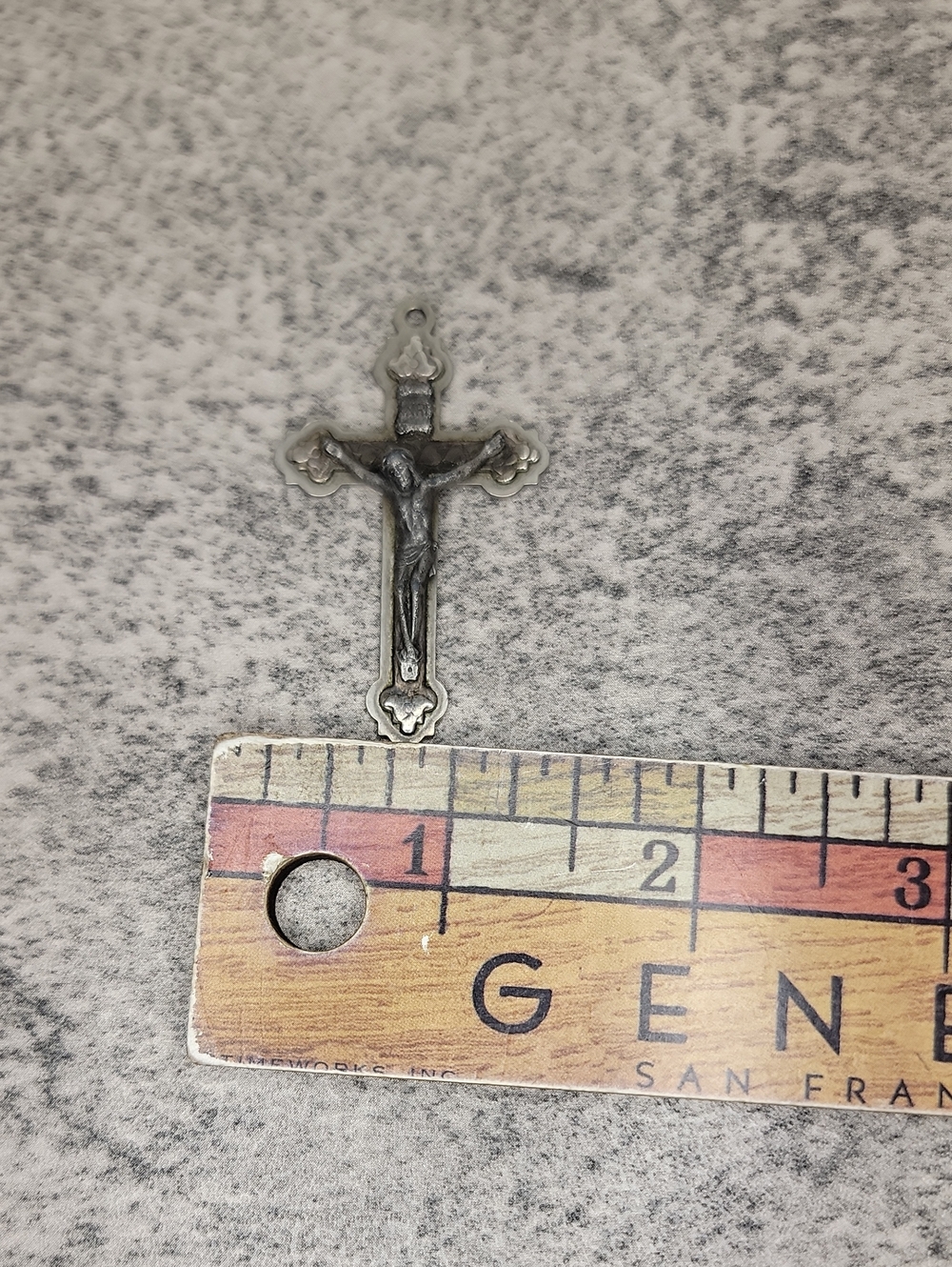 Vintage Italy Silver Tone Crucifix Pendant of Jesus on the Cross - Picture 5 of 5